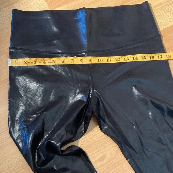 Shiny, faux leather Knix compression leggings, never worn - Picture 7 of 8